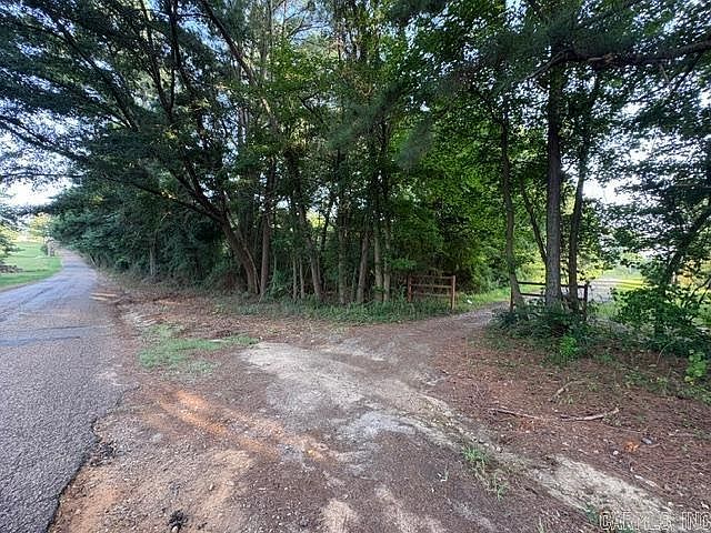 1st image of 12 Country Club Ln