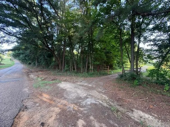 12 Country Club Ln, Hope, AR 71801