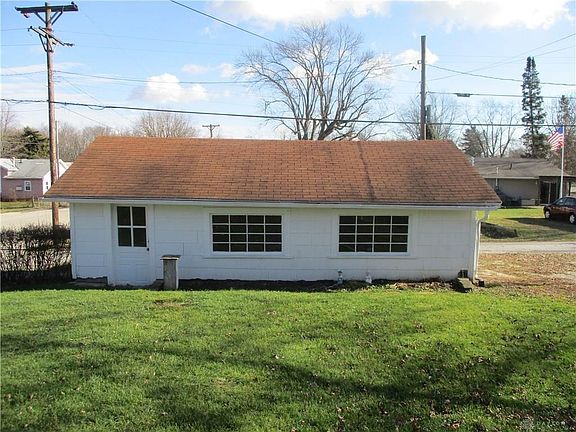 2nd image of 301 Plum St