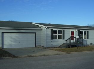 214 Meadowlark Ln, Sandwich, IL 60548