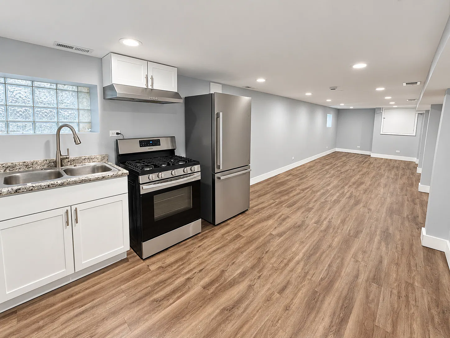 2 bed, 850 sqft, $1,200 — Photo 1