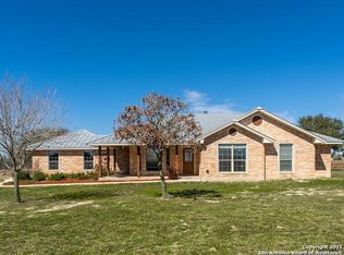649 Lake Valley Dr, La Vernia, TX 78121