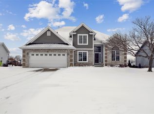 803 N V St, Indianola, IA 50125