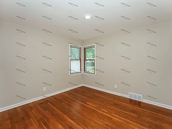 2nd image of 538 Sycamore Dr #2