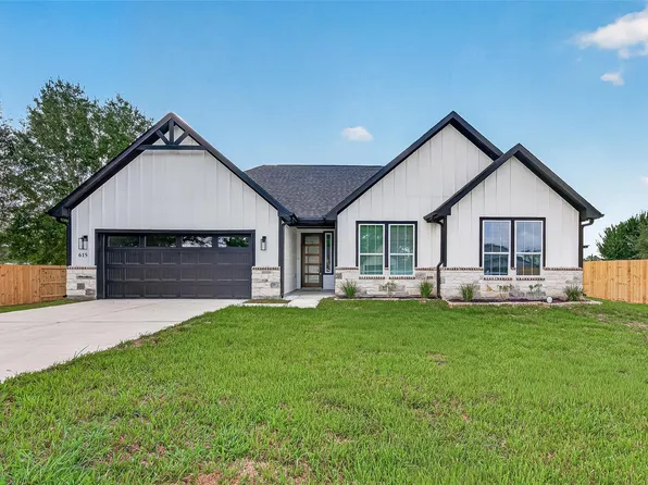 615 Ezekiel Smith St, Prairie View, TX 77484