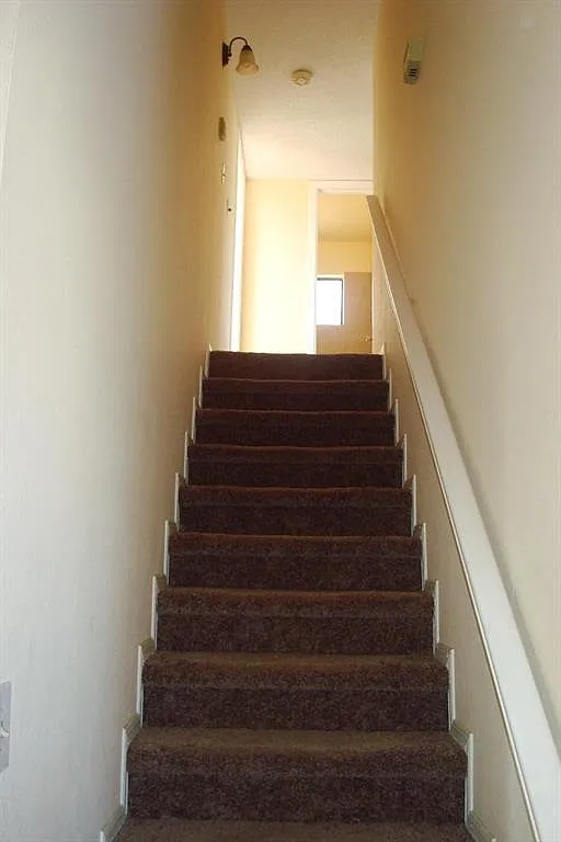 3 bed, 2.5 bath, 1730 sqft, $1,895 — Photo 3