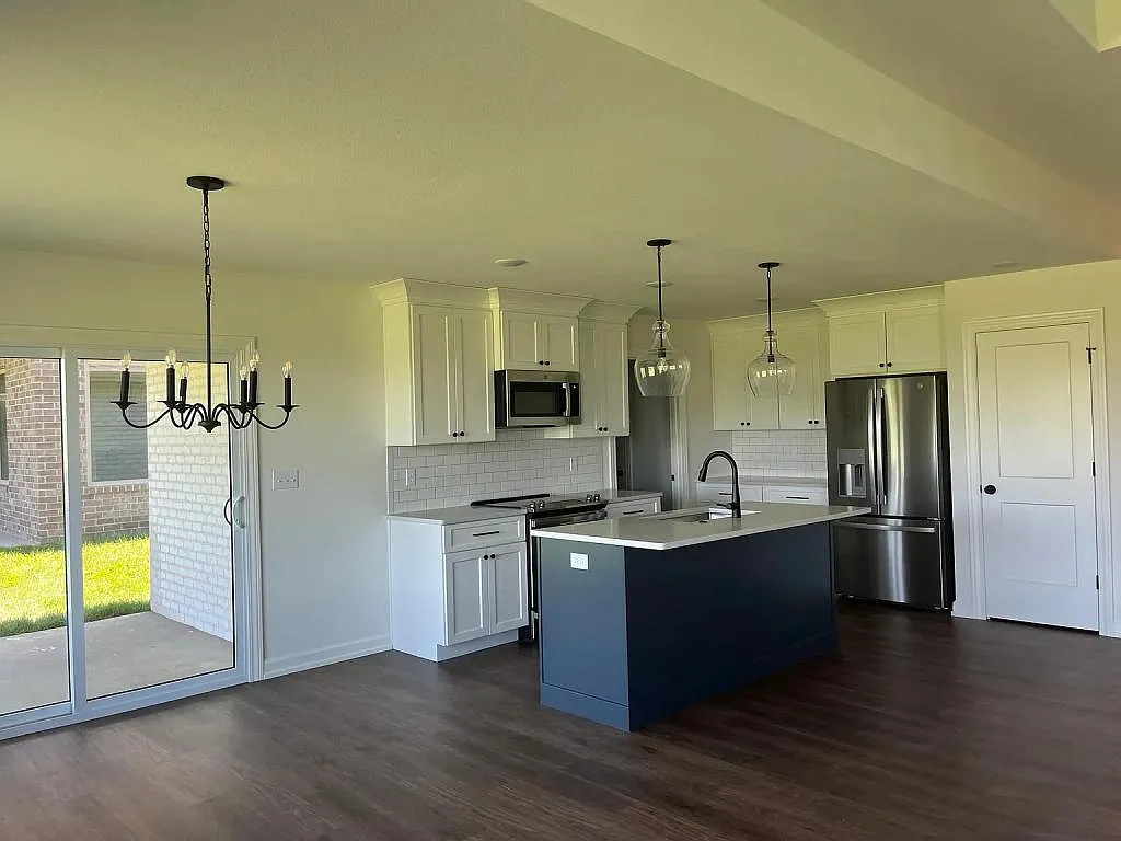 1817 Wes Milligan Lane — Photo 3
