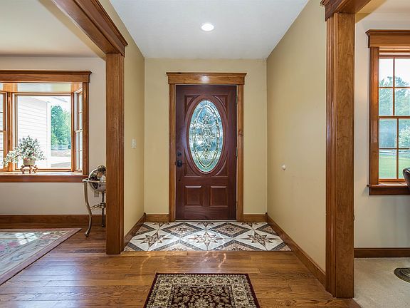 5th image of 89 Sherri Lane