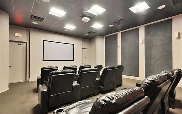 Sold by Nestseekers | media 12