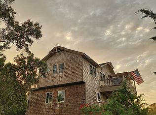 145 Sarah Ellen St, Ocracoke, NC 27960