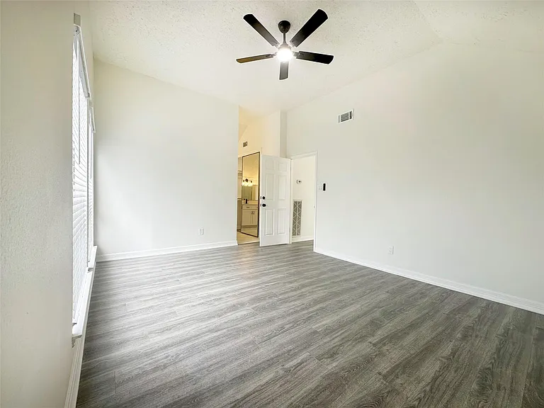 9843 Stableway Dr — Photo 27