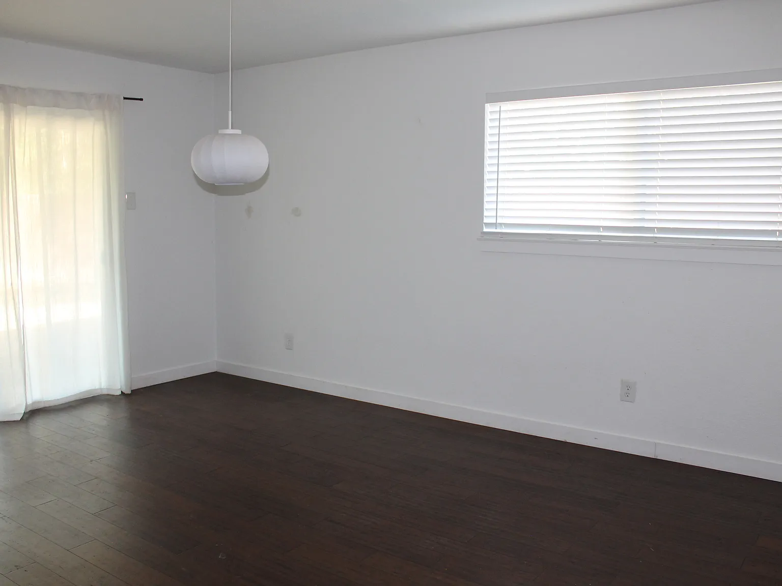 3 bed, 1350 sqft, $1,950 — Photo 3