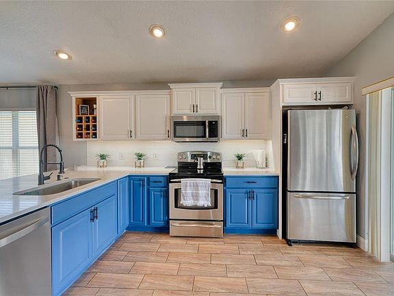 2nd image of 7912 Carriage Pointe Dr