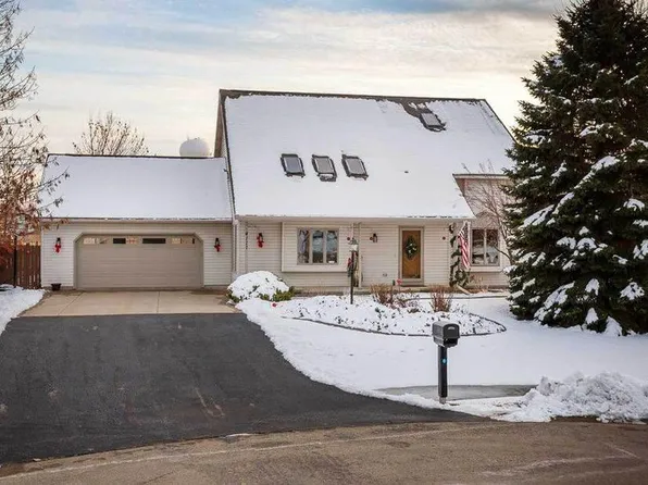 4111 Meadowview Ln, Oshkosh, WI 54904