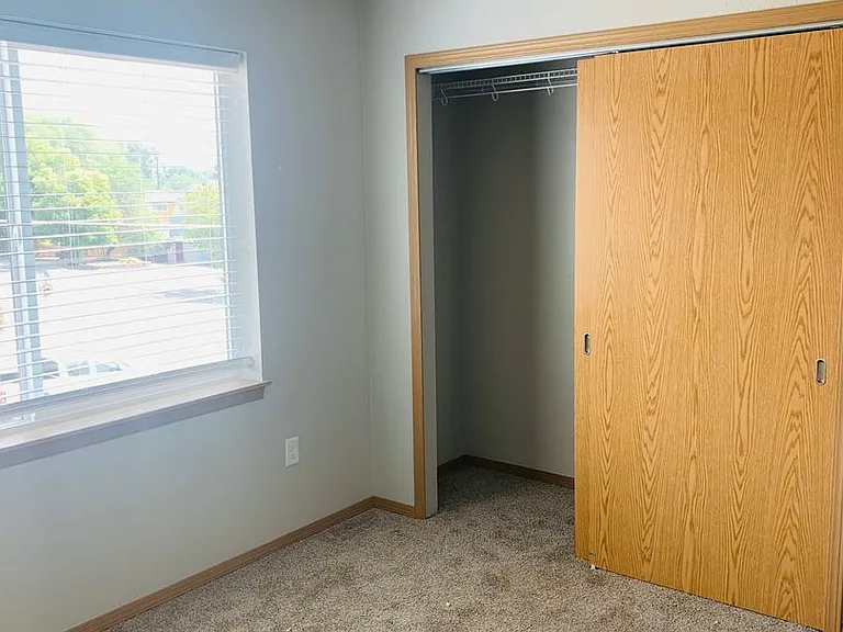 1025 N Russell St — Photo 7