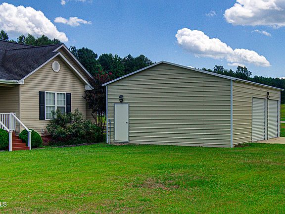 2nd image of 300 Crest Place