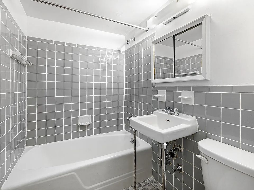 2nd image of 43-70 Kissena Blvd #19N