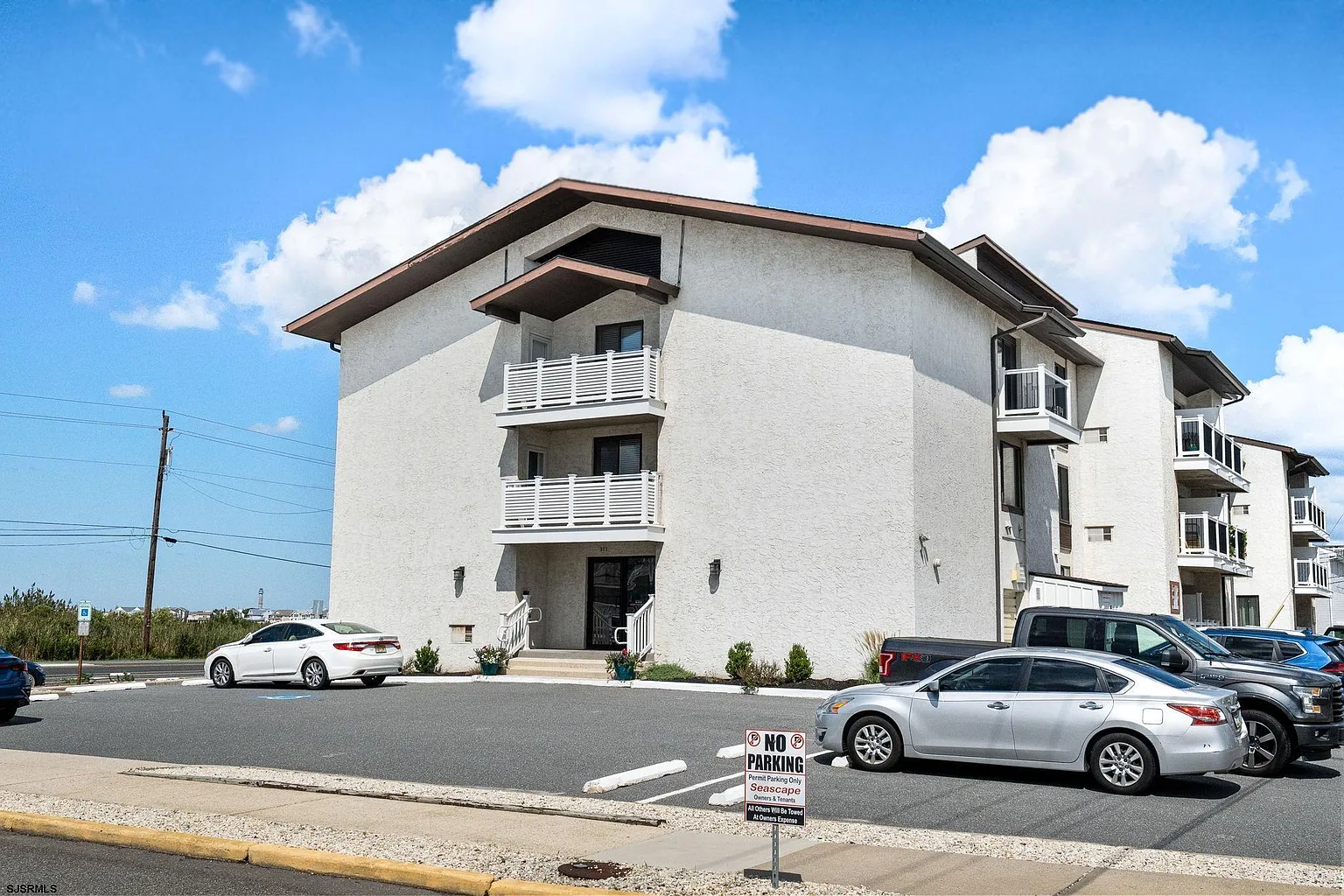 301 41st St APT 9 photo 1