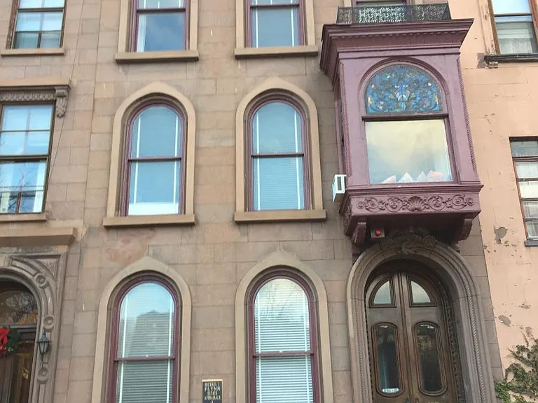 1823 5th Ave #BROWNSTONE — Photo 4