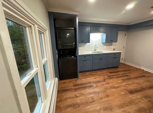 457 Main St APT 5, Wakefield, RI 02879