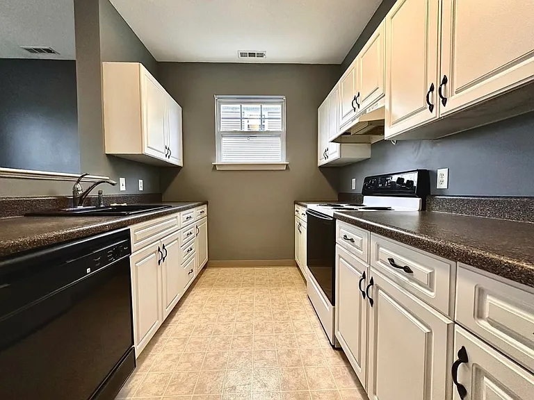 102 Mill St — Photo 14