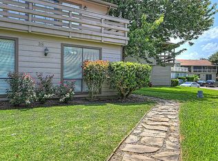 35 April Point Dr N, Montgomery, TX 77356