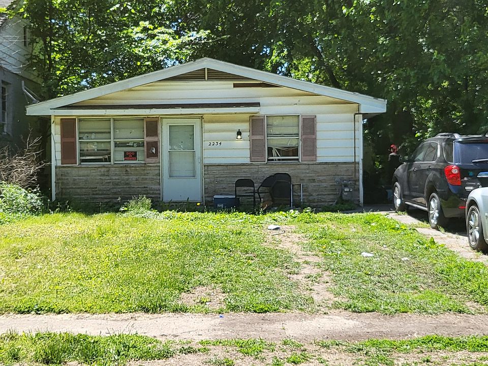 1st image of 2234 E Monroe St