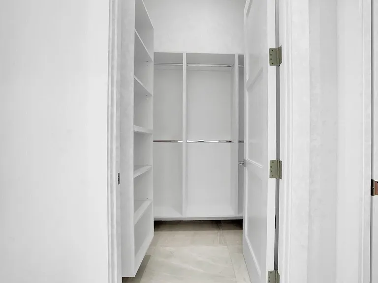 2517 Oceanview Ave E — Photo 12