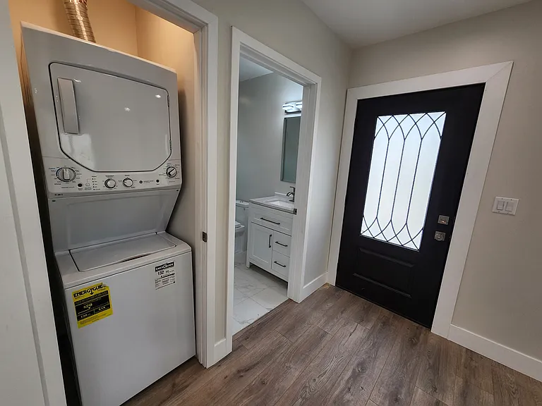 528 Amherst Dr — Photo 16