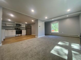 8 Thornton Rd W, Merrimack, NH 03054