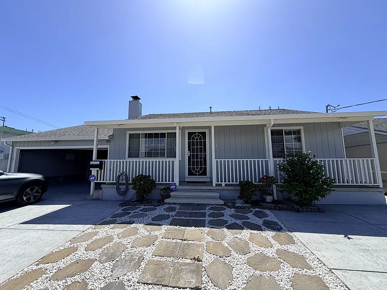 946 Hohener Ave — Photo 1