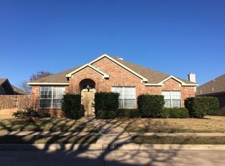 1161 Christopher Ln, Lewisville, TX 75077