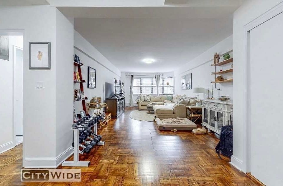 1st image of 219 E 69th St #5KL