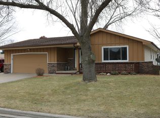 1416 Kingswood Ln, Onalaska, WI 54650