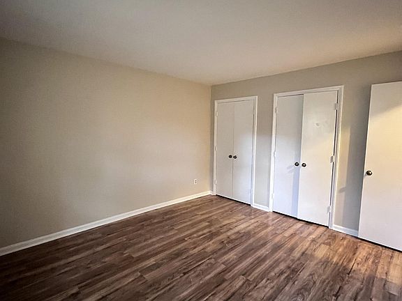 5th image of 8326 Summerglen Cir
