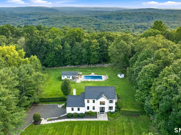 40 Great Ring Road, Newtown, CT 06470