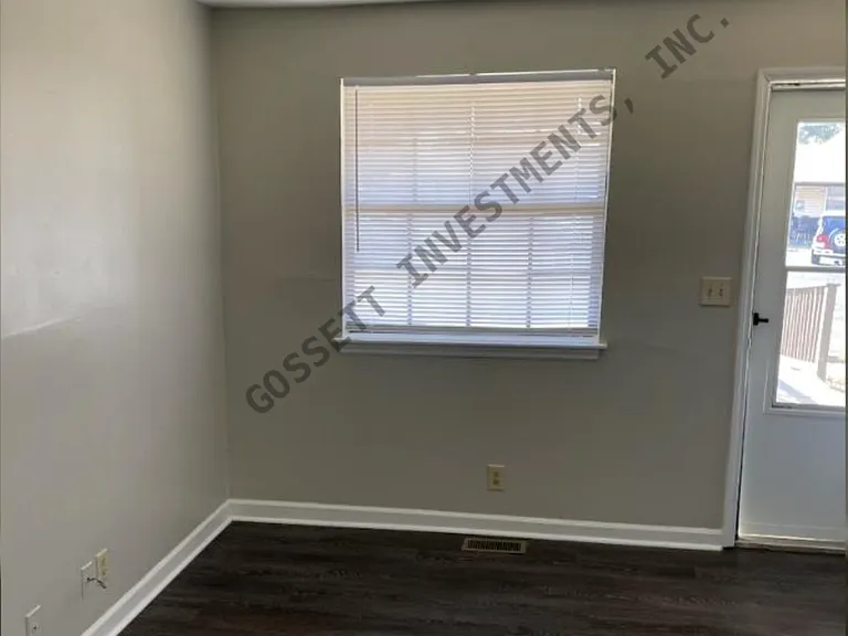 Mason Court Apartments — Photo 10