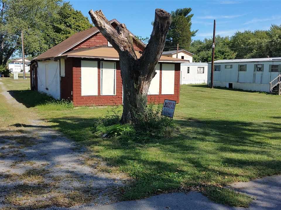 2nd image of 1 Walnut St