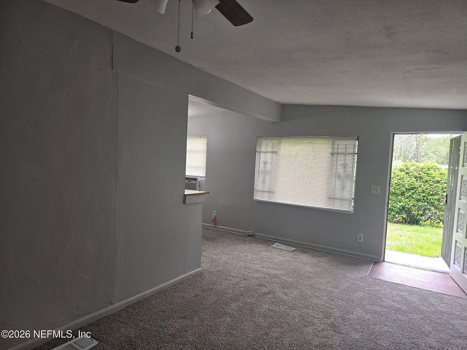 3 bed, 2.0 bath, 1140 sqft, $1,350 — Photo 3