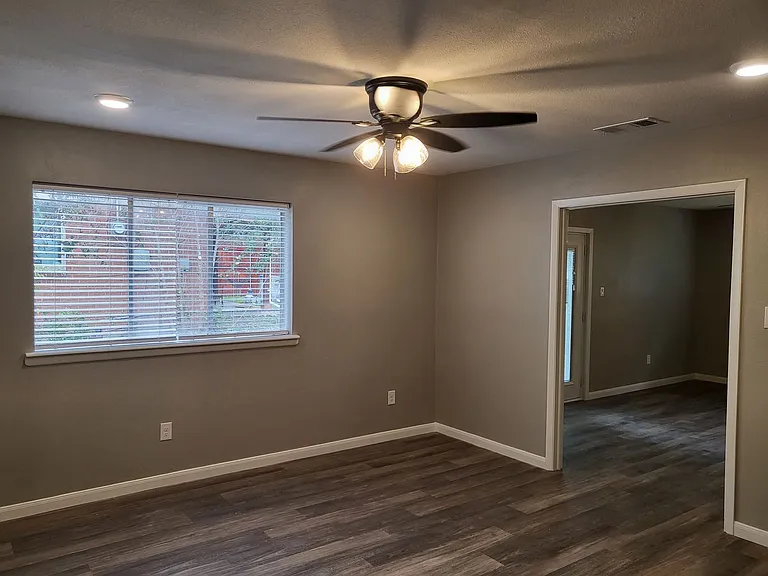 1213 Carroll Dr — Photo 8