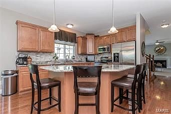 5th image of 219 Greycliff Bluff Dr
