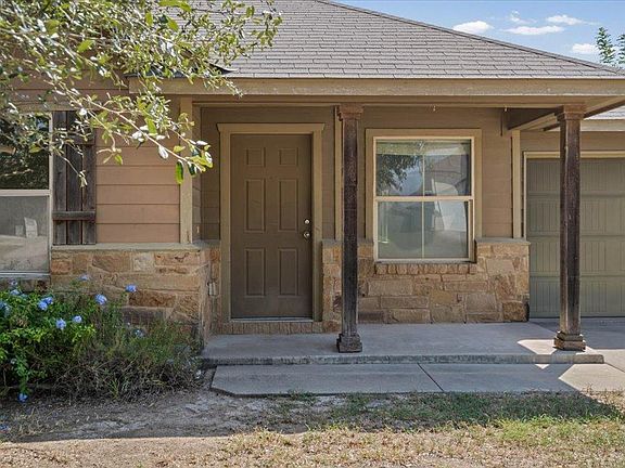 3rd image of 612 Amber Ln