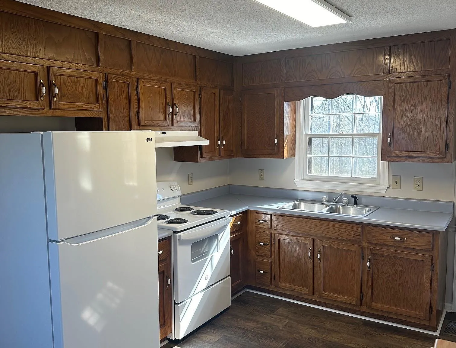 2 bed, 2.0 bath, 900 sqft, $1,150 — Photo 3