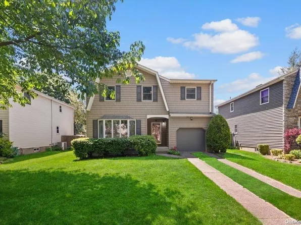 9 Claudine Court, East Northport, NY 11731