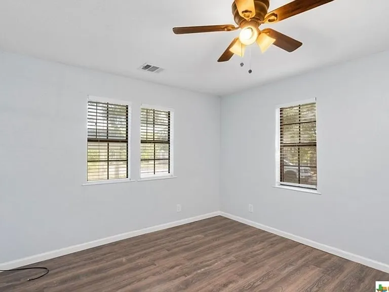 610 Vernon St — Photo 13