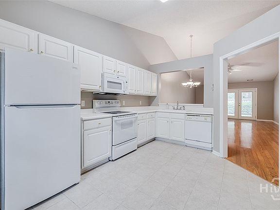 3rd image of 122 River Pointe Drive