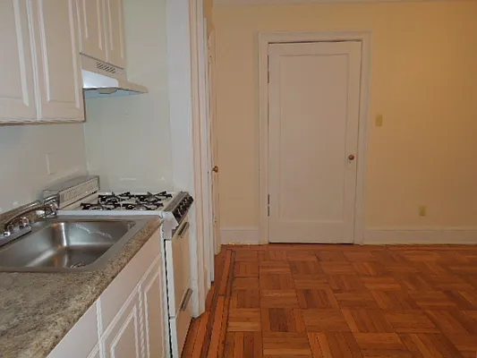 Sold by Washington Realty Corp. | media 8