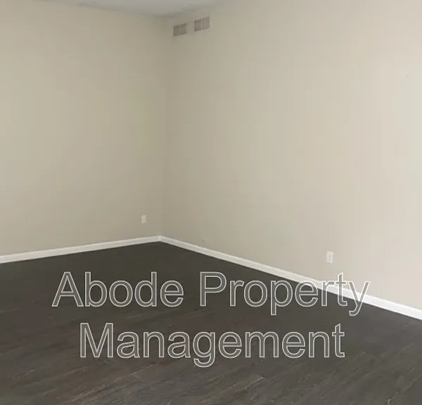 480 W 10th St — Photo 9