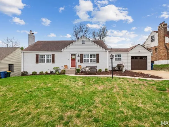 9842 Coventry Ln, Saint Louis, MO 63123