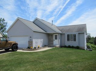 238 Highlander Ct NE, Rockford, MI 49341